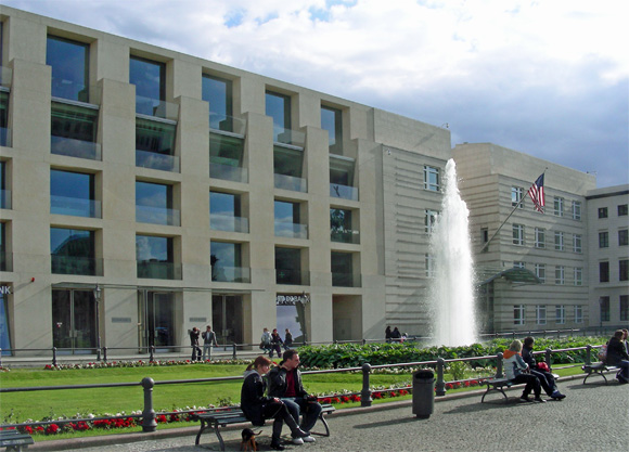 Pariser Platz mit DZ-Bank