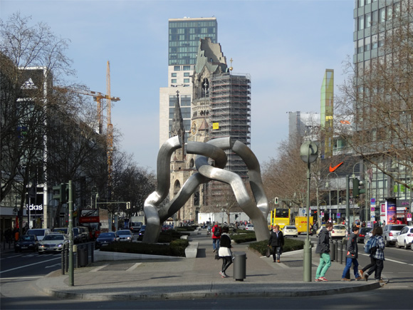 Tauentzienstraße und Kaiser Wilhlem Gedächtniskirche in der Westcity