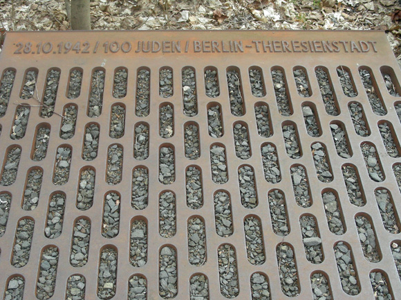 Gleis 17, Denkmal in Erinnerung an die Deportation von jüdischen Bürgern vom Bahnhof Grunewald