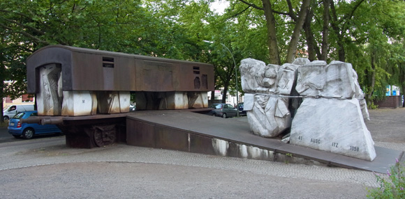 Denkmal in Erinnerung an Deportationen jüdischer Bürger 1941-1945 in der Levetzowstraße