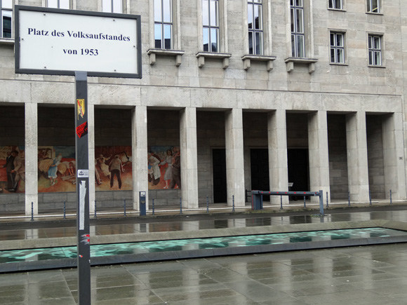 Platz des Volksaufstandes v. 17. Juni 1953 vor dem ehemaligen Haus der Ministerien