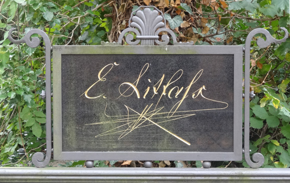 Grab Ernst Litfass