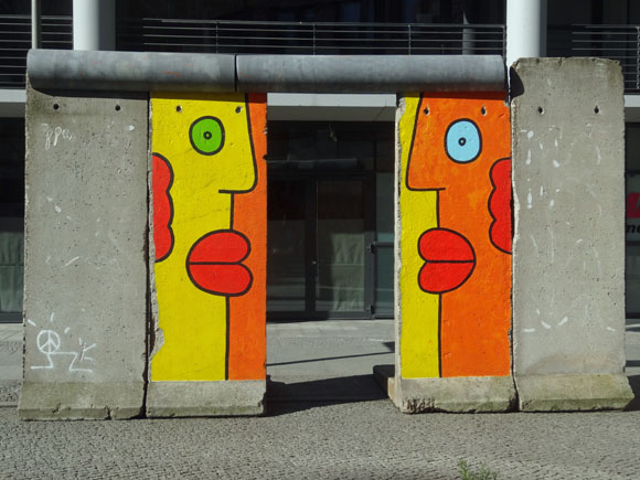 Mauerreste Varian-Fry-Straße