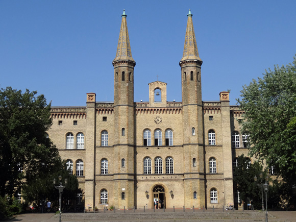 Ehemaliges Krankenhaus Bethanien, heute genutzt vom Bezirk